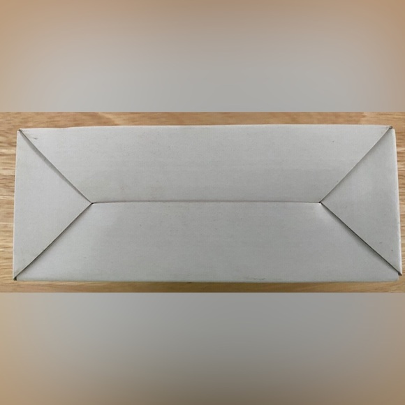 Dept 56 Heritage Village Vintage 1987 “Dickens’ Village Sign” Retired - Picture 6 of 7